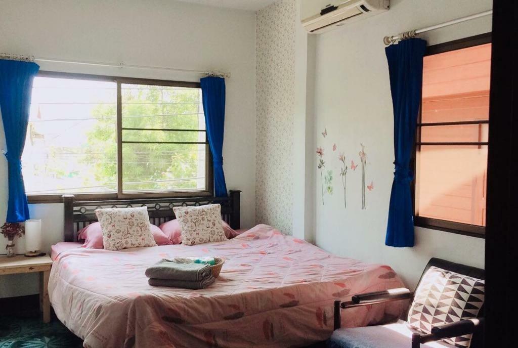 Sister House Chiangmai (Adults Only) Panzió Csiangmaj Kültér fotó