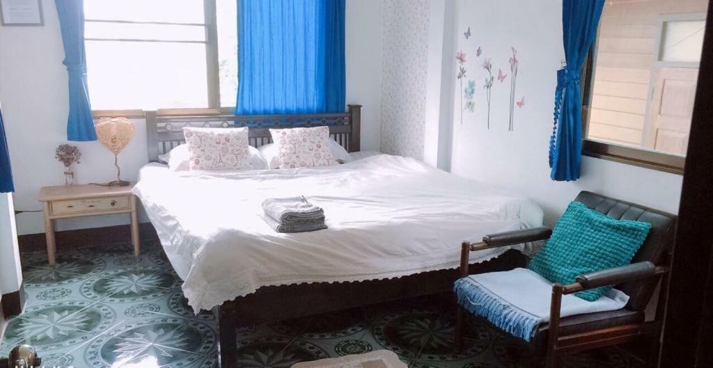 Sister House Chiangmai (Adults Only) Panzió Csiangmaj Kültér fotó