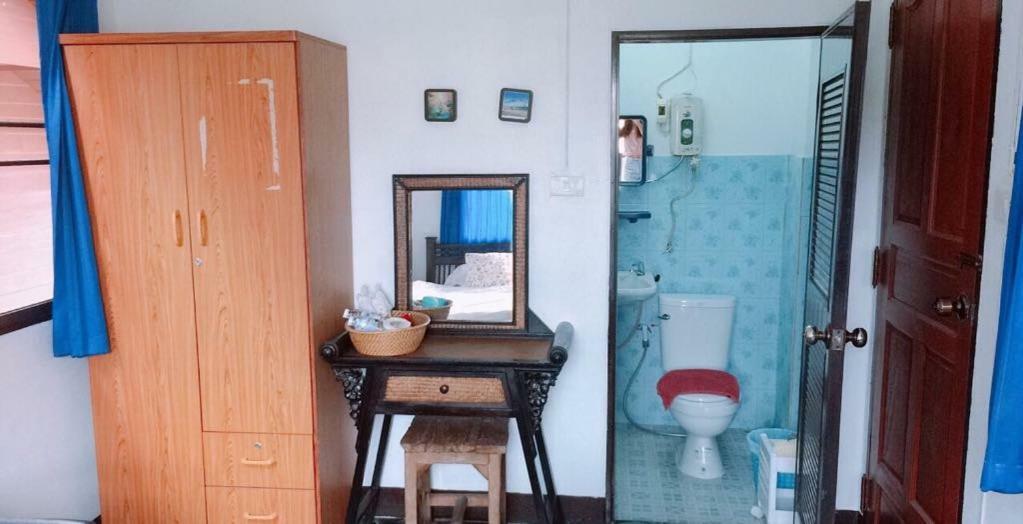 Sister House Chiangmai (Adults Only) Panzió Csiangmaj Kültér fotó